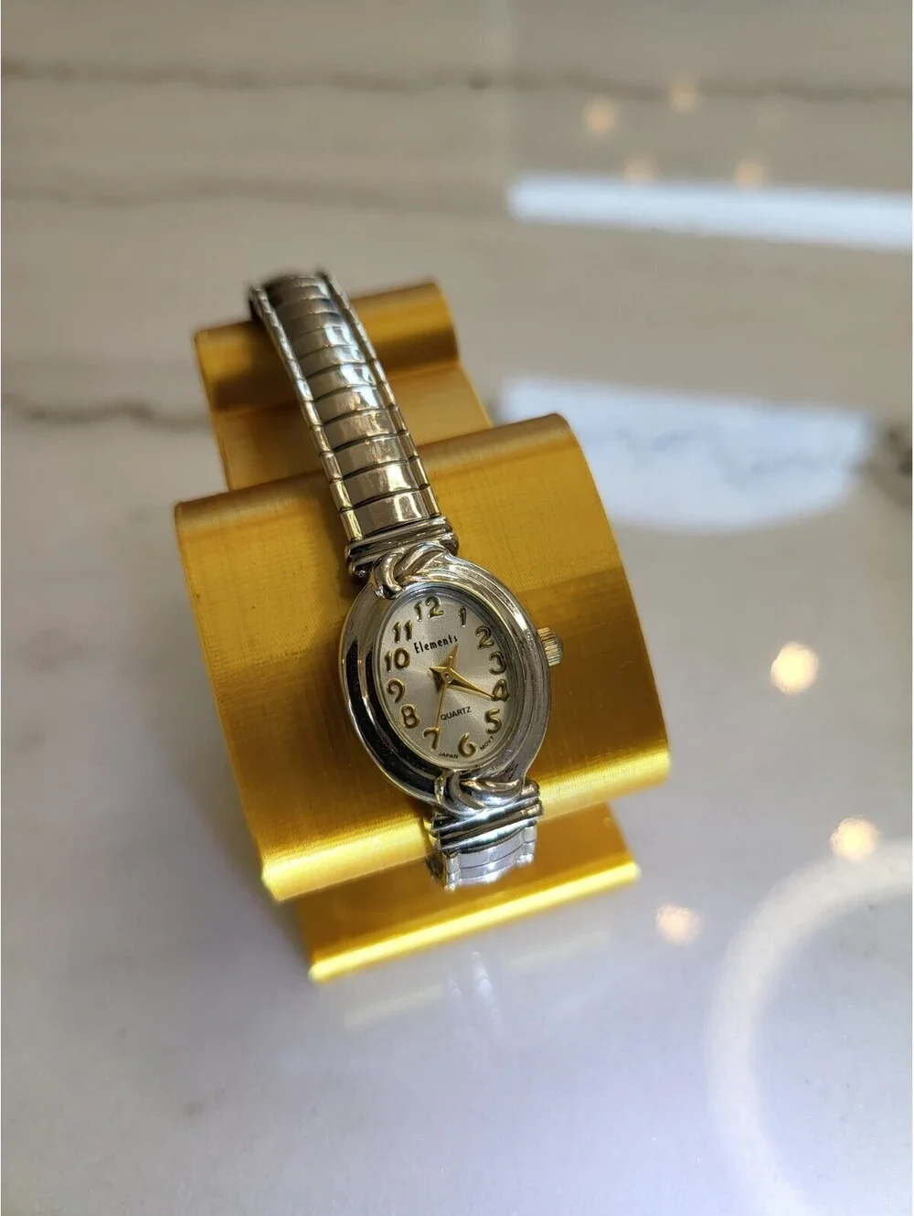 Vtg Elements Womans Watch New Battery Silvertone Stretch Bracelet 19mm Works EUC